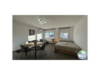 Monolocale in Sector port empordà 8. Acogedor estudio con licencia turística