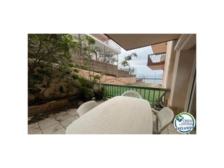 Appartamento in Carretera del far 83. Espectacular propiedad frente al mar con terraza de 24 m en rose