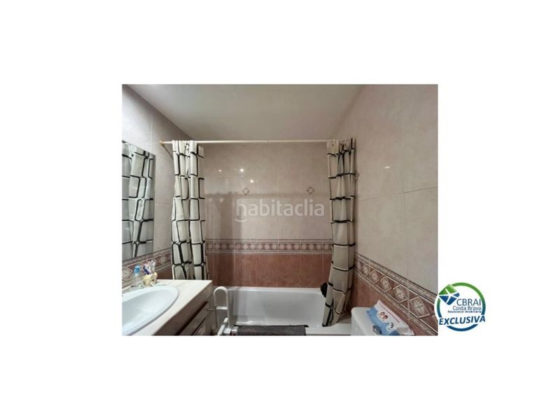 Foto f1be652c-221a-437b-9ee7-864d09db6e47. Pis amb aparcament a Eixample-Horta Capallera Figueres