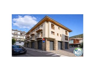 Haus  Calle balmes 6. Casa de pueblo de tres plantas con garaje