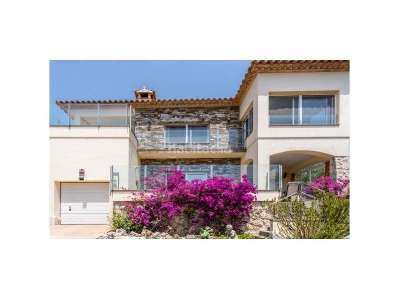 Foto c3b48dd8-846c-4733-94e5-5da6c021f1f6. Casa amb calefacció aparcament a Nord Roses