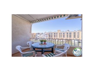 Pis a Port Grec - Port Moxó. Apartamento vista a canal con amarre, parking y trastero