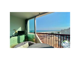 Studio  Carrer del delta-muga. Estudio en primera línea con vistas al mar en empuriabrava