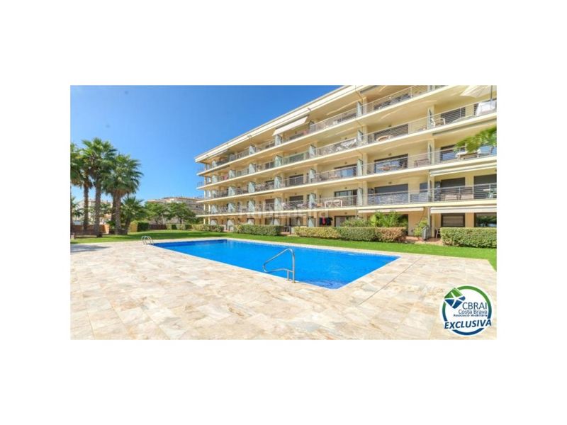 Foto c9af2b54-c0b4-43d5-839b-f620d7eafe26. Pis a paseo maritim 29 a Salatar Roses