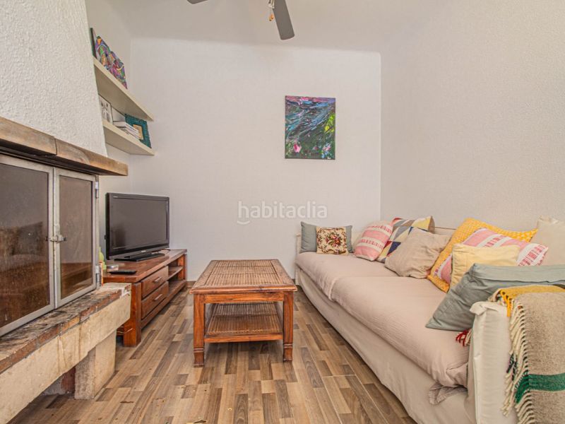 Foto 7bd90362-ec32-4b2b-8579-abfbdaa18325. Casa amb aparcament a Centre Figueres