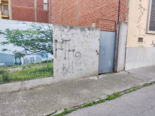 Residential Plot in Calle tapis 88. Venta de terreno para construir un edificio en figueres.