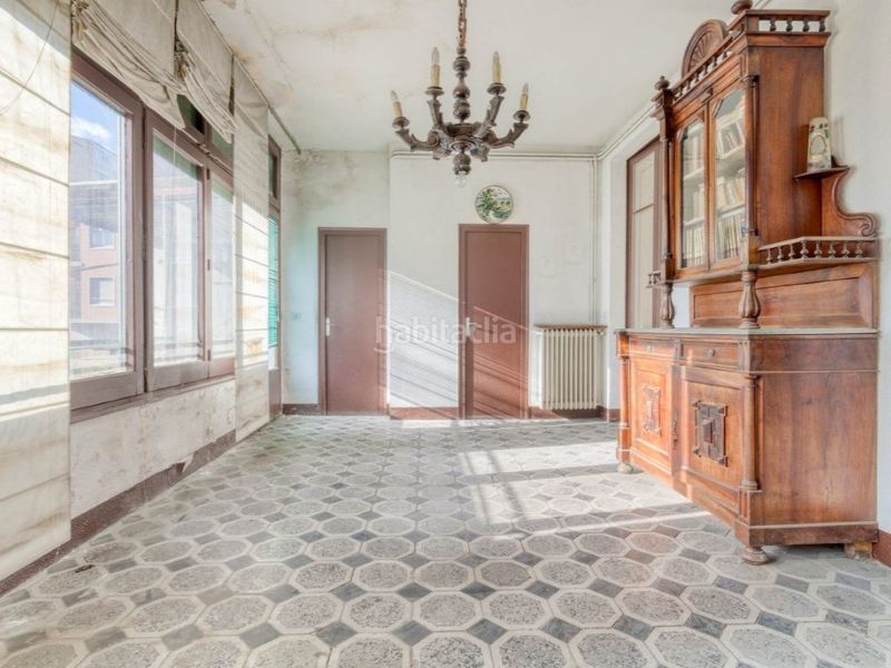 Foto c699c80b-b3af-4e39-a54e-b9db494bb88a. Casa edificio en venda en centro . en Centre Figueres