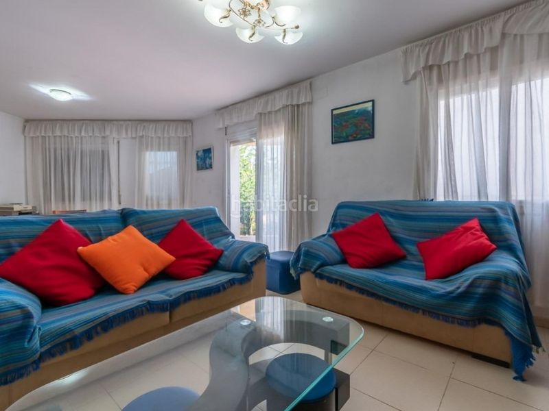 Foto ad2c7332-885d-4c75-87e0-3a874a66beeb. Casa a Centre Roses