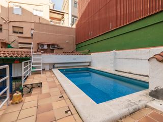 Pis a Avenida mestral 11. Planta baja con jardín y piscina privada en llançà  ideal invers