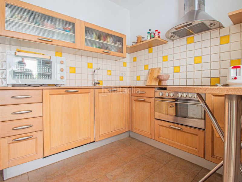 Foto 56efa4d1-9c95-406d-8258-4753515483ec. Casa amb aparcament a Centre Figueres