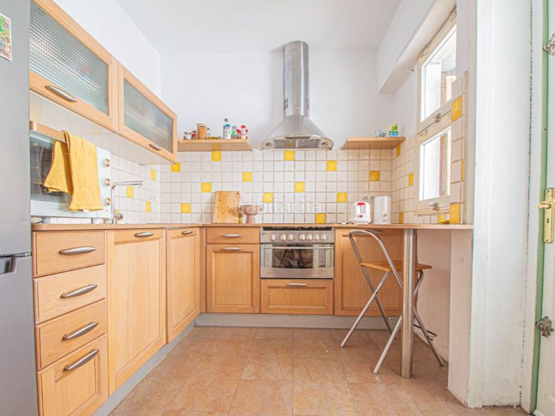 Foto fbab3a2d-2cbe-4207-a4c1-9538a1a3cf74. Casa amb aparcament a Centre Figueres
