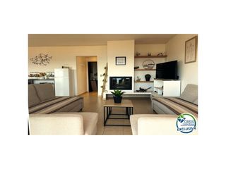 Pis  Calle abat oliba. Apartamento reformado con vistas panorámicas al mar en super fen