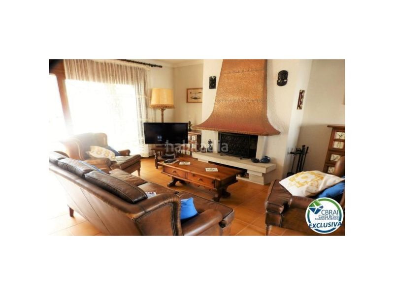 Foto 1c42489f-bd06-4cb9-8fc4-3421b1fe2207. Casa amb aparcament a Salins - Cavall de Mar Empuriabrava
