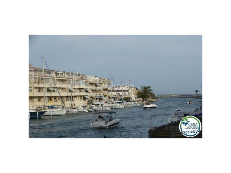 Foto 82ba6ee7-6412-4aa6-aa91-a4a27fe6fab8. Casa amb aparcament a Salins - Cavall de Mar Empuriabrava