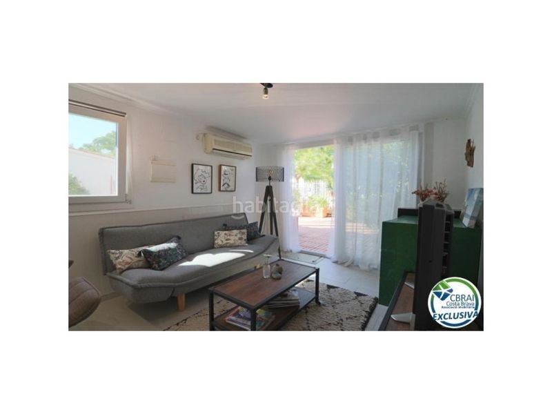 Foto 6622dbff-0280-43a5-aa50-dee9849841fe. Casa amb aparcament piscina a Cap Ras - Creus - Falconera Empuriabrava