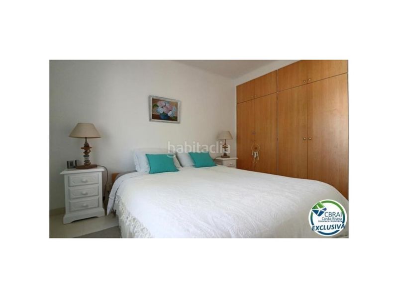 Foto dedeb7c2-5ced-410a-a515-b0192ff591a7. Casa amb aparcament piscina a Cap Ras - Creus - Falconera Empuriabrava