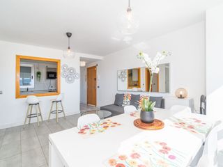 Pis a Sector delta muga 9. Piso de dos habitaciones en primera línea en empuriabrava.