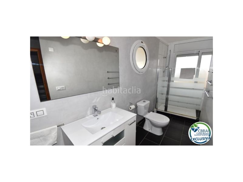 Foto a5069e77-eab5-492f-a51a-47039a8e8a3a. Edifici a sector salins 4ª linia 1a a Salins - Cavall de Mar Empuriabrava