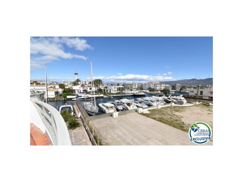 Foto f39566da-f0e1-4930-90d0-f735f550ce41. Edifici a sector salins 4ª linia 1a a Salins - Cavall de Mar Empuriabrava