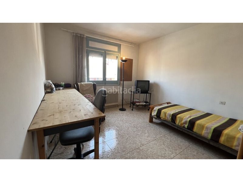 Foto e8891996-f3c6-4990-9732-f216fbf3f343. Casa amb aparcament a Parc Bosc-Castell Figueres