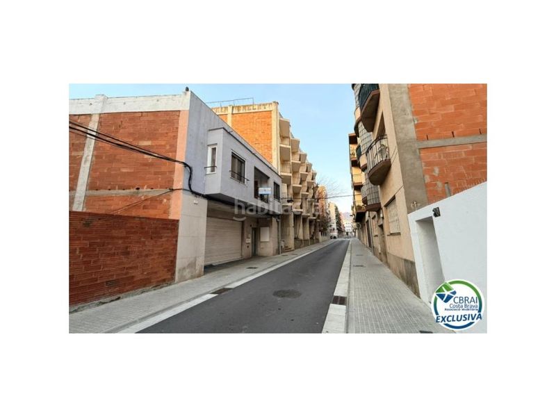 Foto 83070530-49aa-410b-b8af-77a33f405986. Pis a calle de madrid 17 a Centre Roses