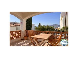 Studiowohnung  Calle de ramon muntaner. Encantador estudio con licencia turística, terraza y vistas a la