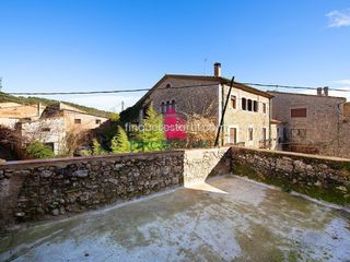 Casa  Calle de la mosca. Gran casa de piedra en construcción, con licencia de obras y pro