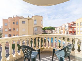Etagenwohnung  Sector gr reserva/c. travessera 5. Moderno apartamento con piscina comunitaria y plaza de aparcamie