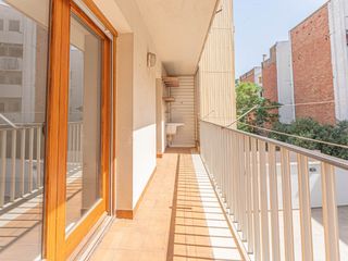 Etagenwohnung  Carrer nou. Buscas un piso amplio, luminoso y en pleno centro de figueres?