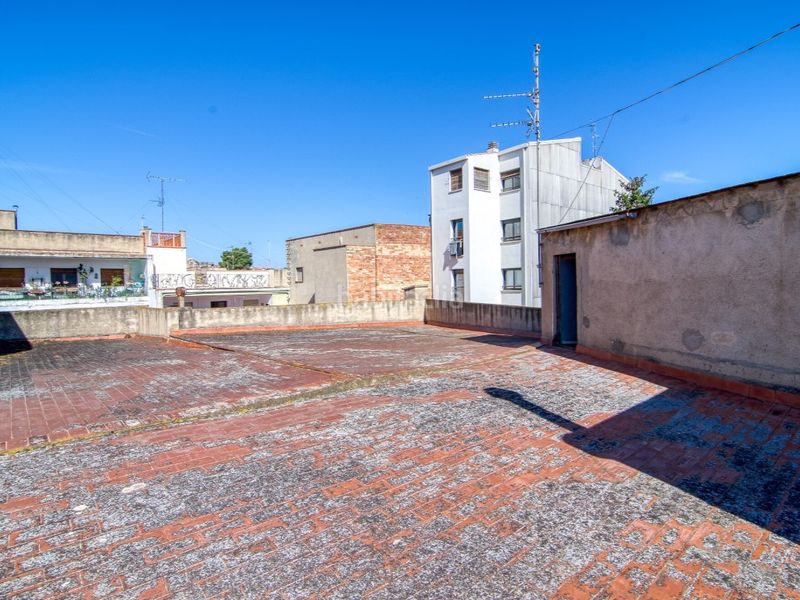 Foto a14c750d-a883-4f3c-bdf4-041221a64e0e. Edificio en calle esperanca 6 edificio . en Centre Figueres