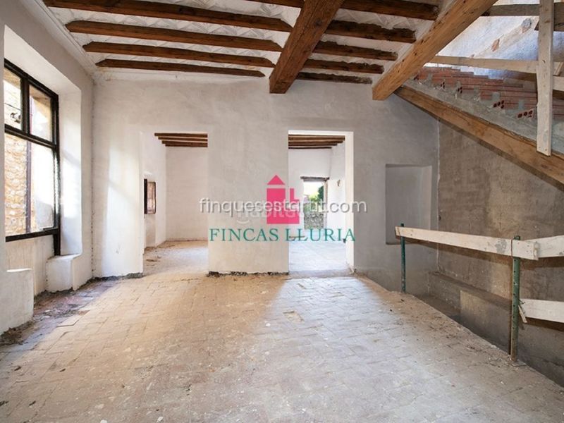 Foto 641db47b-97d8-420f-a486-6de915b056d3. Casa amb aparcament a Crespià