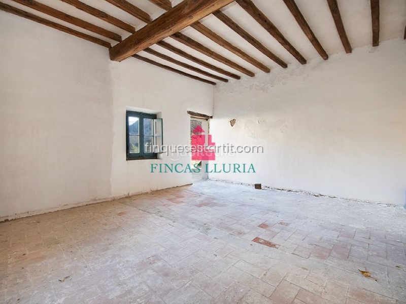 Foto 8f7a4c7b-793f-4274-b9f4-8bd8e3405f9f. Casa amb aparcament a Crespià