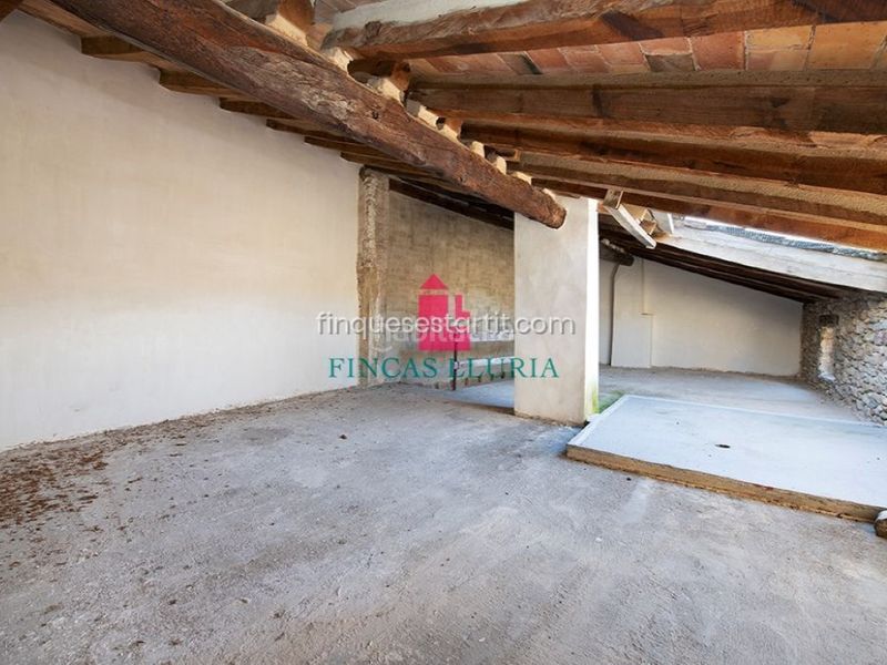 Foto a8fc2e6e-b4ca-4187-a142-ff940fdf8693. Casa amb aparcament a Crespià