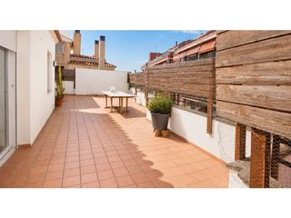 Dachwohnung  Calle salvador espriu 1. Ático dúplex con gran terraza en el centro de figueres.