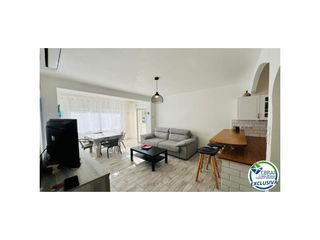 Appartement à Calle de miguel de cervantes 25. Apartamento reformado a pasos del mar con licencia turística y p