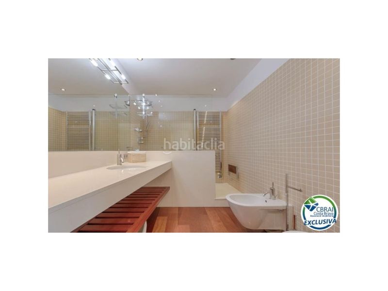 Foto 7a0f3e39-cf6c-4b70-8bfb-17be45bbcfee. Chalet en calle rossello 8 casa de alto standing en la jonquera lujo entre montañas con piscina privada climatizada y vistas espectaculares en Jonquera (La)