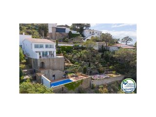 Haus in Calle de ramon llull 21. Villa mediterránea con alma, vistas impresionantes y oportunidad