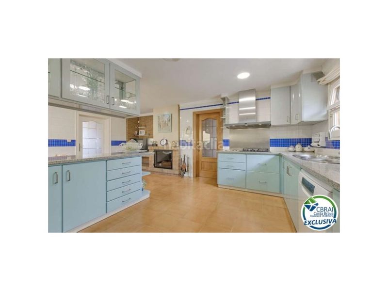 Foto ac53213d-5207-441a-bdcb-a0f7f8f048f9. Casa amb aparcament a Nord Roses