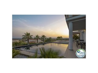 Xalet  Carrer d'alemanya 74. Sublime villa de lujo situada en un entorno privilegiado