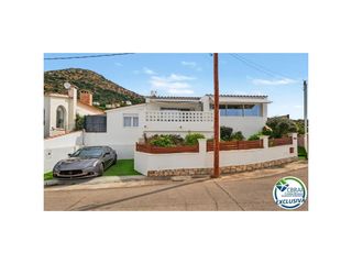 Casa  Calle de cordova 25. Casa con licencia turística, piscina y vistas a la bahía de rose