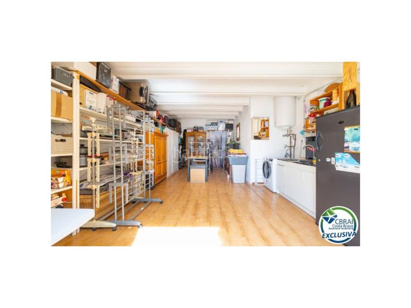 Foto 4d6cbfcc-0c7d-4c3c-866f-437e1020d948. Casa amb aparcament a Peni Empuriabrava