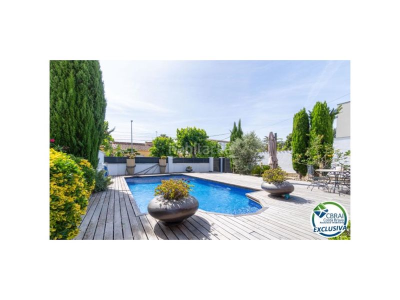 Foto dcd1055b-8f25-467b-b7a0-65c234a6ec8a. Casa amb aparcament a Peni Empuriabrava