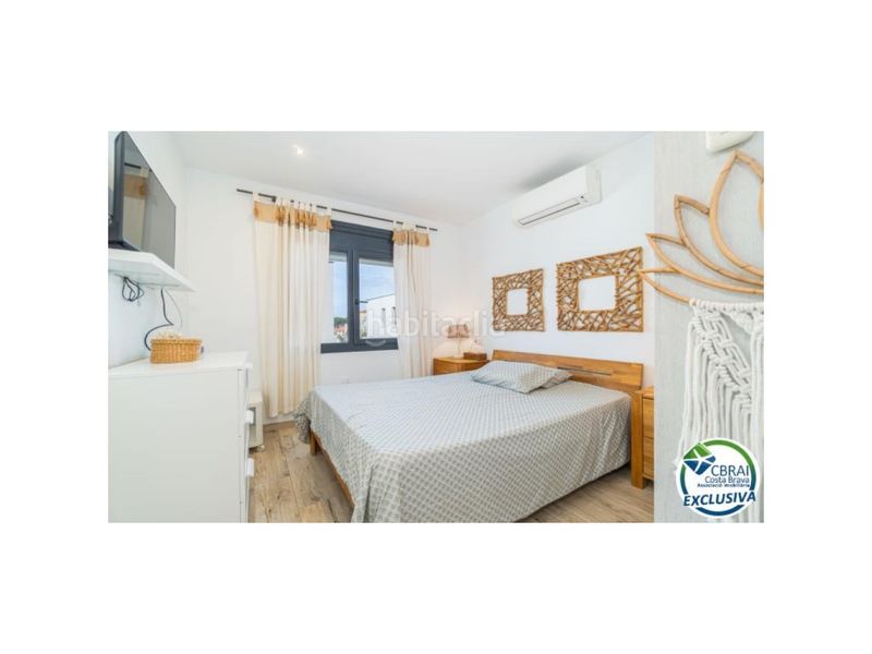 Foto e36c7332-a92c-46ca-b79b-50a628e460da. Casa amb aparcament a Peni Empuriabrava