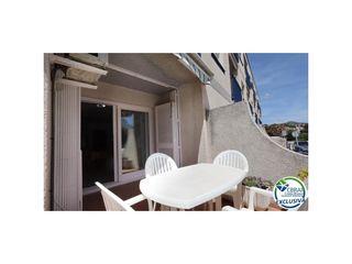Flat  Avenida mestral 61. Licencia turística con dos habitaciones en llança,