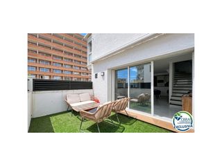 Casa  Avenida de la bocana 47. Casa con amarres 8x3 en santa margarita  roses