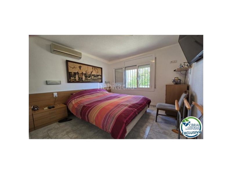 Foto 4236d6e6-6710-4792-b826-cf715b08d98b. Casa amb aparcament a Peni Empuriabrava