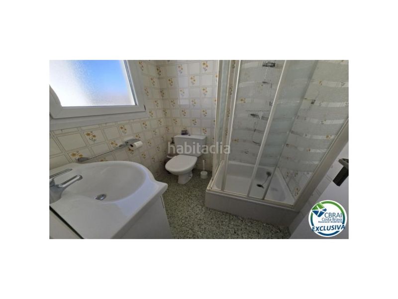 Foto 60b83d68-5332-49b9-b112-e28eef712f94. Casa amb aparcament a Peni Empuriabrava