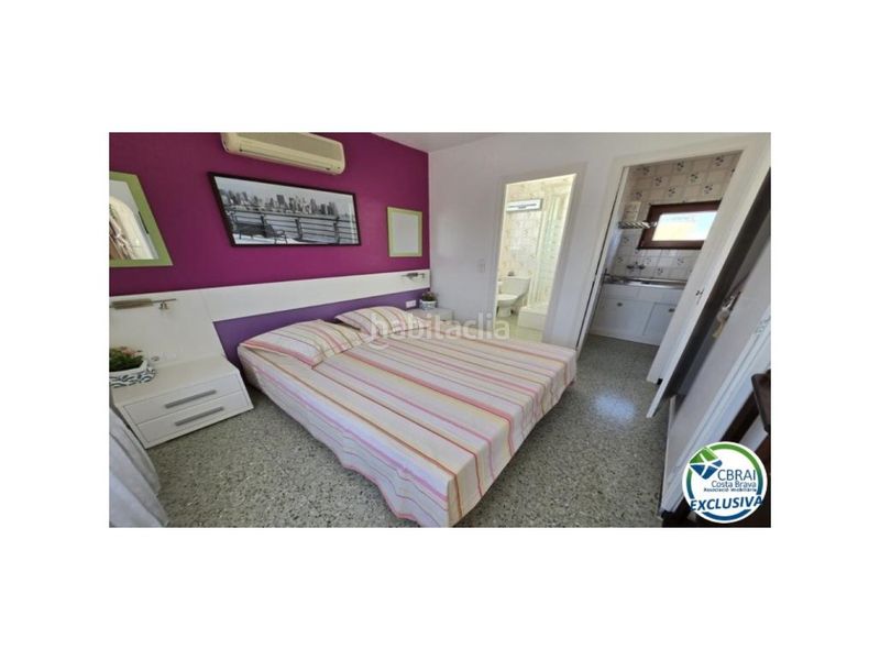 Foto d4dc30a5-8a30-45e5-ba17-238efe28c1c2. Casa amb aparcament a Peni Empuriabrava