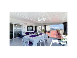 Appartement à Calle de l'alhambra 47-a. Gran estudio renovado con terraza de 72 m, reciente veranda y vi