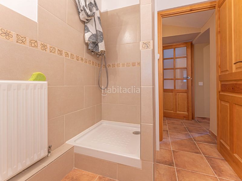 Foto 48190f4a-21be-4b73-b7a8-cfd46370f7b5. Casa amb aparcament a Cabanelles